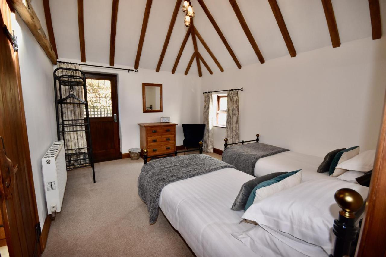 The Cote Is A Stunning Rural Barn Beach 3 Miles Ryde  Exterior foto