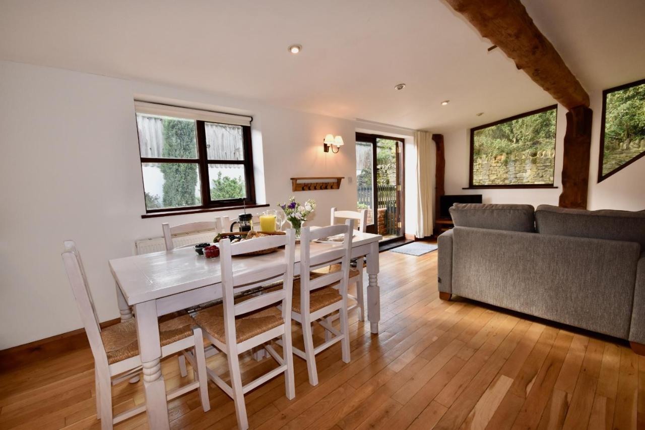 The Cote Is A Stunning Rural Barn Beach 3 Miles Ryde  Exterior foto