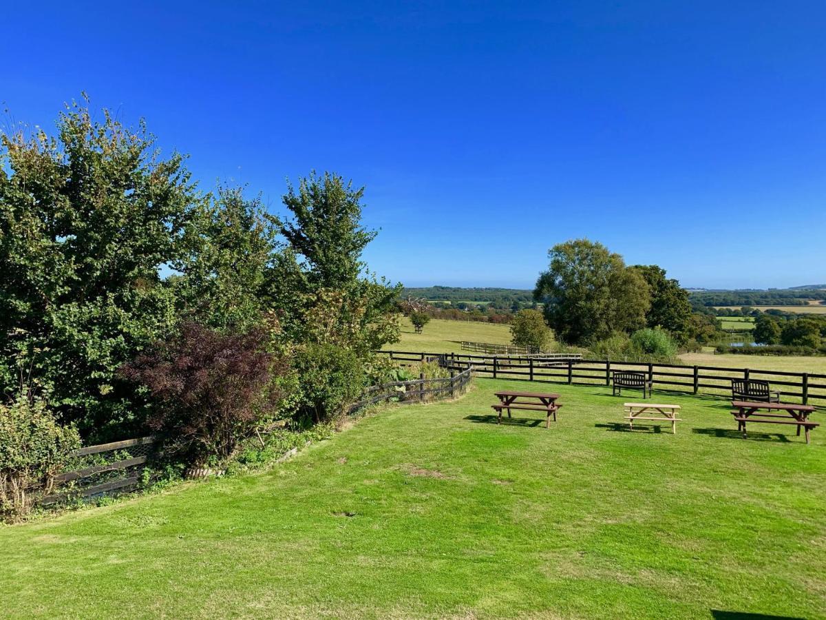 The Cote Is A Stunning Rural Barn Beach 3 Miles Ryde  Exterior foto