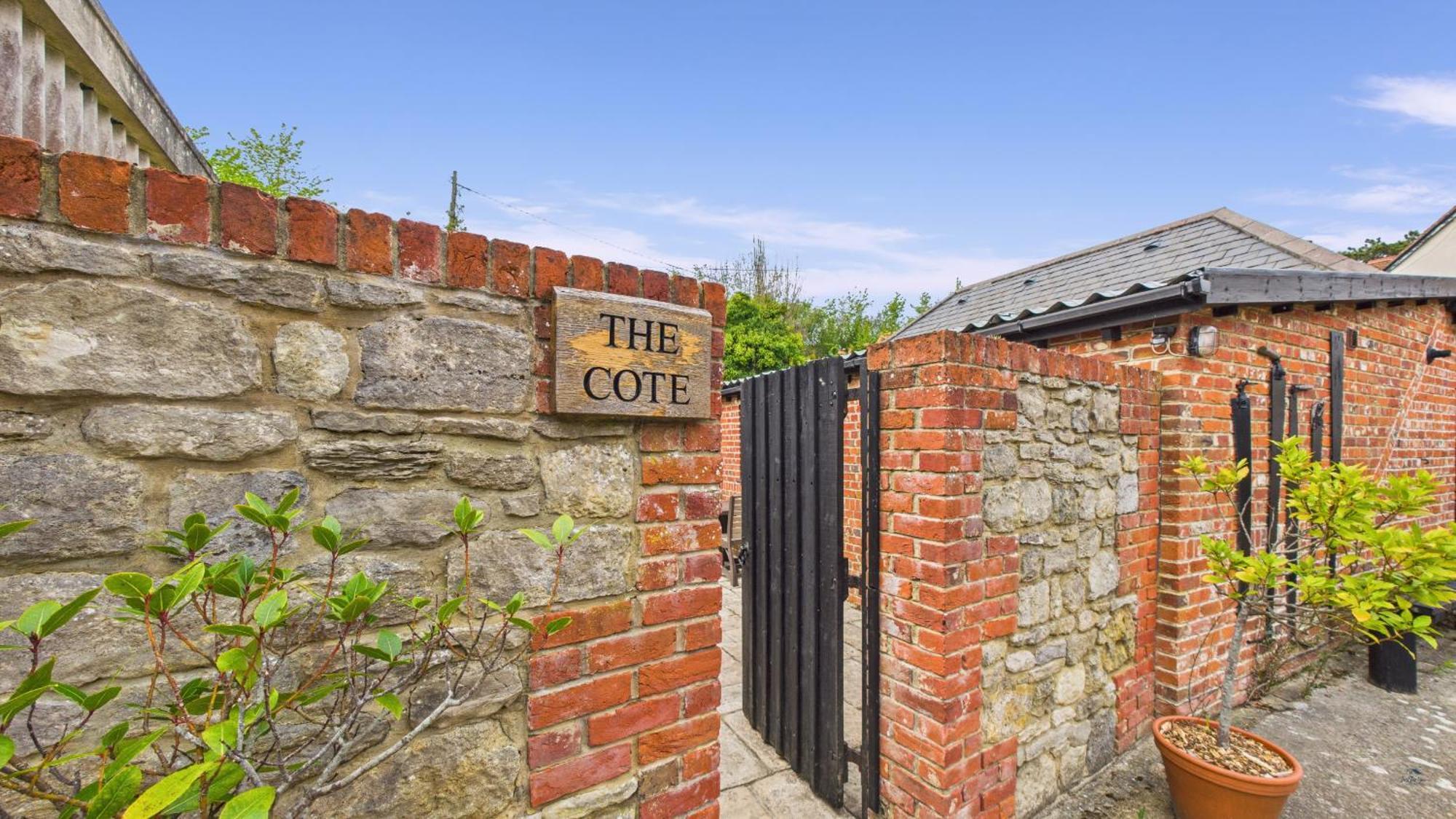 The Cote Is A Stunning Rural Barn Beach 3 Miles Ryde  Exterior foto